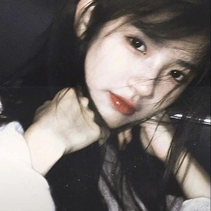 在秃鹫群下
